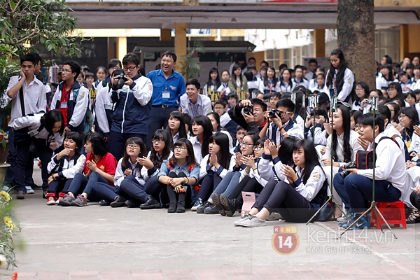 Nữ sinh Kim Liên rạng rỡ trong lễ meeting 20/11 7