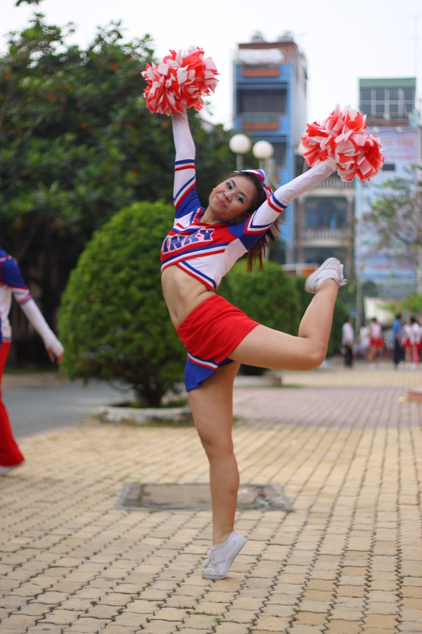 “Zoom-in” bộ môn cheerleading ngày càng “hút” teen Việt 1