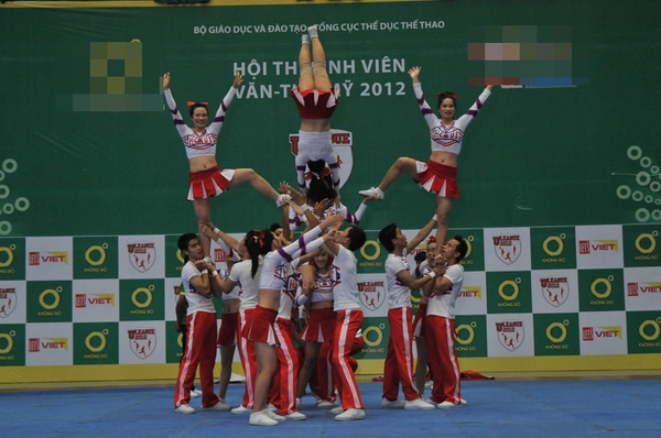 “Zoom-in” bộ môn cheerleading ngày càng “hút” teen Việt 8