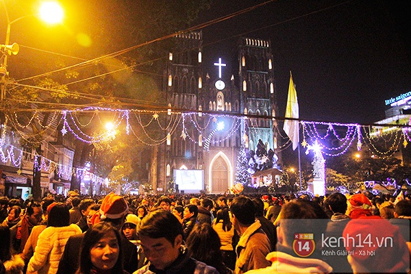 Không khí Giáng sinh siêu nhộn nhịp tại trung tâm Hà Nội - Sài Gòn. 8