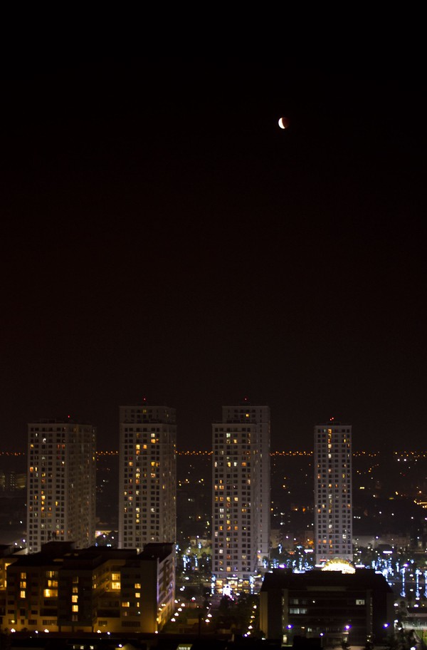 Ngắm trọn vẹn hình ảnh "mặt trăng máu" trên bầu trời Việt Nam 24