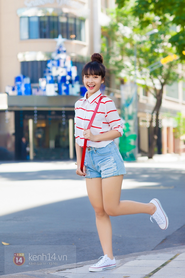 "Boxing girl" Khả Ngân cực xinh trên phố ngày Giáng sinh 9 "Boxing girl" Khả Ngân cực xinh trên phố ngày Giáng sinh 9