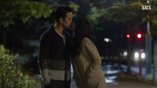 Hyun Wook (Bi) giật mình vì nụ hôn bất ngờ của Se Na (Krystal) 3