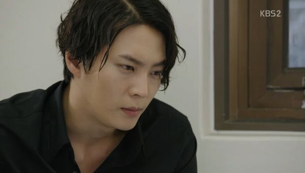 "Nhạc trưởng" Joo Won ôm chặt Shim Eun Kyung trước mặt đối thủ 6