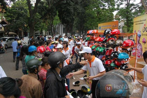 Những chuyện dở kh&oacute;c dở cười trong ng&agrave;y đầu đổi mũ bảo hiểm xịn 5