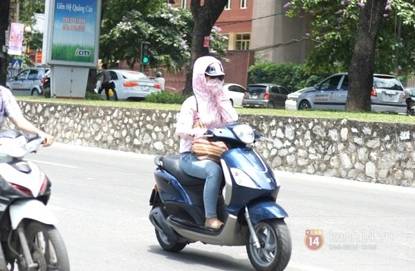 Nhiều người ho&agrave;i nghi về &ldquo;si&ecirc;u &aacute;o chống nắng&rdquo; gi&aacute; tiền triệu 1