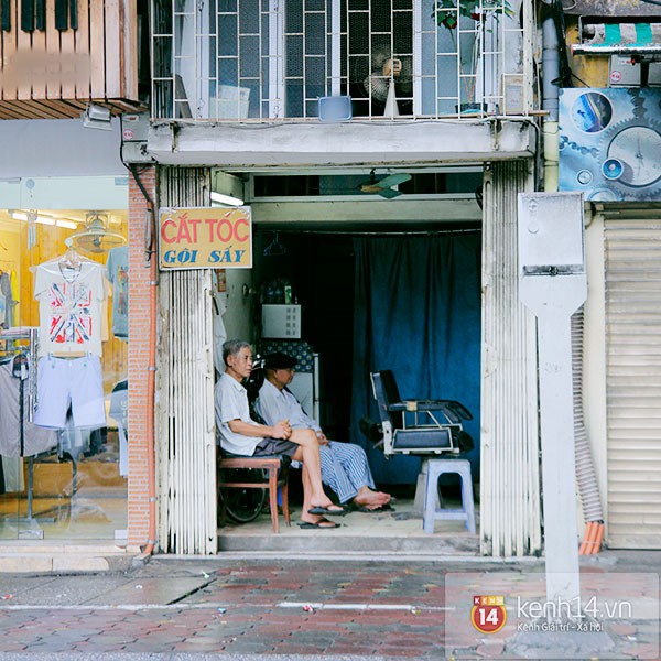 Mưa dầm dề suốt 3 ngày, người bán hàng ngồi "ngáp ruồi" vì vắng khách 11