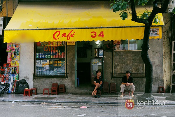 Mưa dầm dề suốt 3 ngày, người bán hàng ngồi "ngáp ruồi" vì vắng khách 4