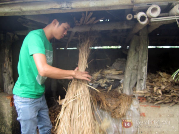 Chàng trai nghèo không cha, một mình nuôi mẹ bị bệnh tâm thần vẫn đỗ đại học 2