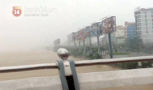 Cập nhật bão số 11: Đà Nẵng - Huế tả tơi trong tâm bão 5