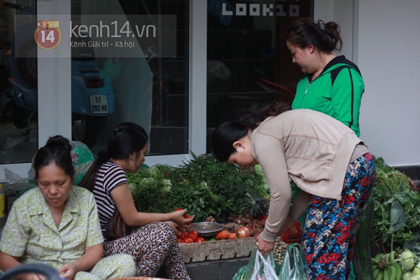 Hà Nội: Trời mưa rải rác từ sáng, người dân bắt đầu đi mua thực phẩm dự trữ 4