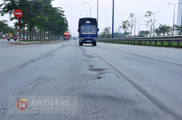 H&atilde;i h&ugrave;ng với những &ldquo;qu&aacute;i vật&rdquo; tr&ecirc;n xa lộ 4