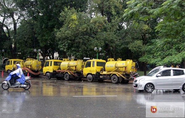 Hà Nội mưa to suốt đêm, nhiều cây đổ do ảnh hưởng của bão Haiyan 2