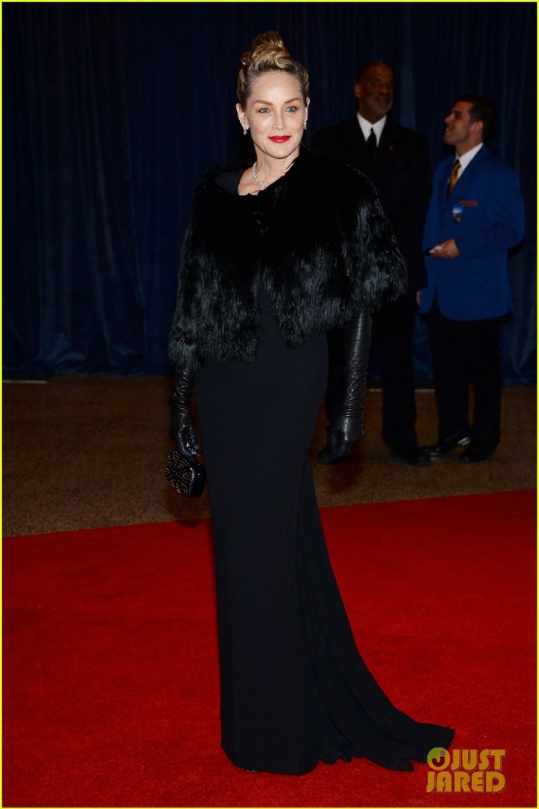 Psy dự tiệc chi&ecirc;u đ&atilde;i của Nh&agrave; Trắng c&ugrave;ng d&agrave;n sao "khủng" 12