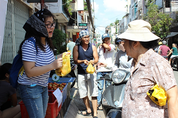 Hình ảnh đẹp: Người Sài Gòn bán cà chua giúp nông dân Lâm Đồng thoát cảnh trắng tay 7
