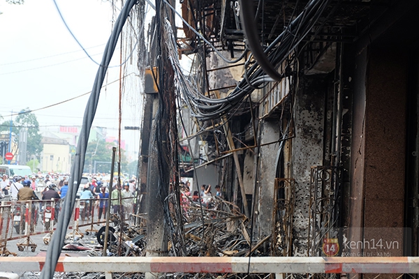 Hiện trường 8 căn nhà trơ khung sau đám cháy dữ dội ở trung tâm Sài Gòn 6