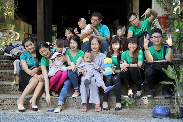 Những hội từ thiện, tình nguyện trẻ nói gì về "không cho tiền người ăn xin"  1