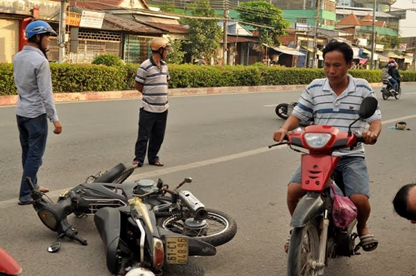 Bình Dương: Thanh niên say rượu tông hai mẹ con chấn thương nặng  3