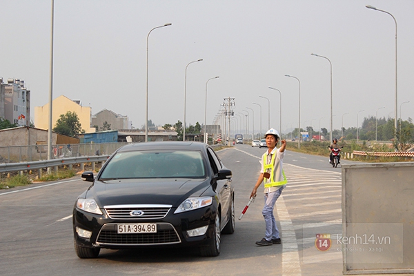 Người Sài Gòn loay hoay trong ngày đầu thông xe nút giao đường cao tốc 16