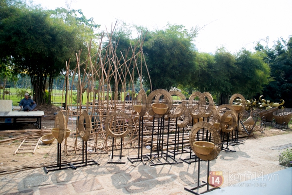 Cận cảnh c&ocirc;ng đoạn chuẩn bị cuối c&ugrave;ng cho đường hoa Tết Ất M&ugrave;i ở S&agrave;i G&ograve;n 14