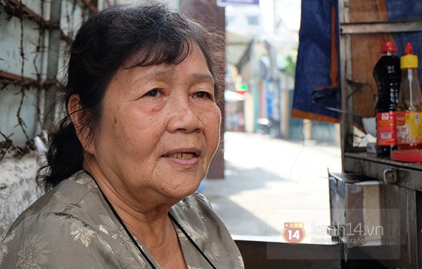 Chuyện về những người đi "gom tiền lẻ" trong con hẻm nhỏ giữa Sài Gòn 3