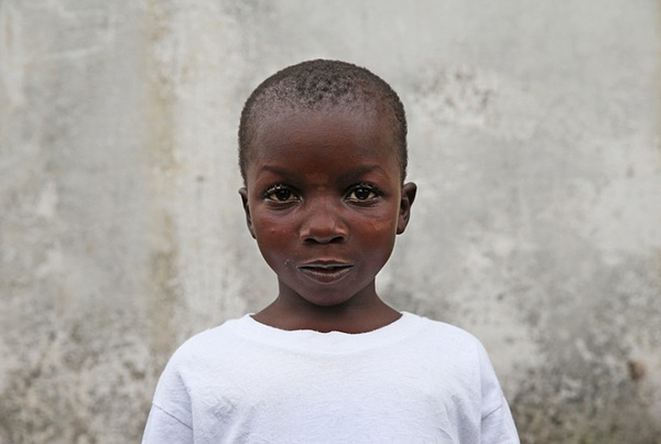 Nụ cười và nước mắt của những người may mắn sống sót trong đại dịch Ebola 1