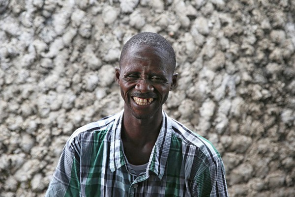 Nụ cười và nước mắt của những người may mắn sống sót trong đại dịch Ebola 10