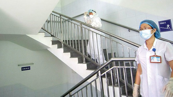 Ngành y tế báo động vì ca nghi nhiễm Ebola tại Đà Nẵng 1
