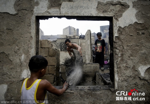 Philippines: Hỏa hoạn thiêu rụi 1.500 căn nhà 2