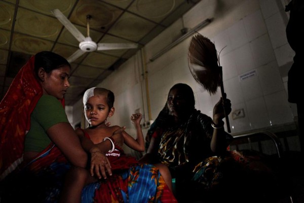 Cả nước Bangladesh chìm trong bóng tối vì một vụ mất điện lớn 3