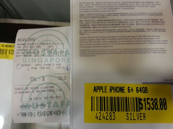 Anh Thoại từ chối nhận chiếc iPhone 6 được tặng ngay tại sân bay trước khi rời Singapore 5