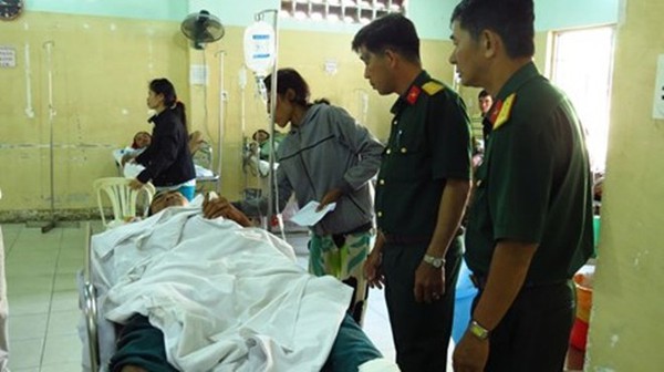 Hiện trường vụ CSGT tông xe vào tổ công tác, 2 người chết 10