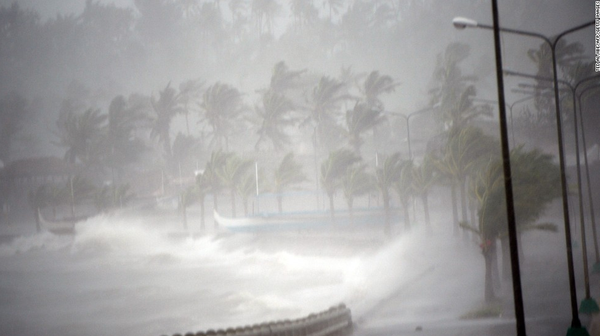 Những hình ảnh đầu tiên khi bão Hagupit đổ bộ Philippines 1