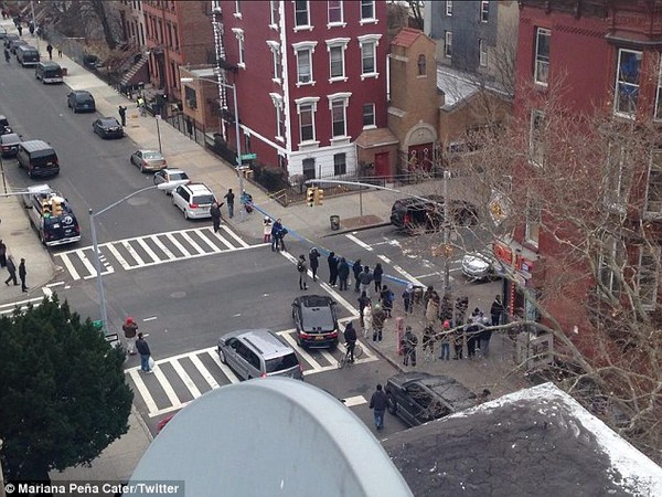 Mỹ: Nam thanh niên bắn chết 2 cảnh sát trong xe tuần tra ở New York 4