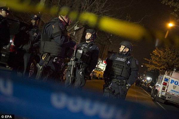 Mỹ: Nam thanh niên bắn chết 2 cảnh sát trong xe tuần tra ở New York 9