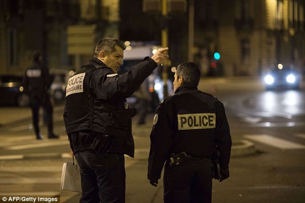 Pháp: Bắt giữ người đàn ông lái xe đâm điên cuồng người đi đường 3