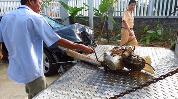 Hiện trường vụ CSGT tông xe vào tổ công tác, 2 người chết 8