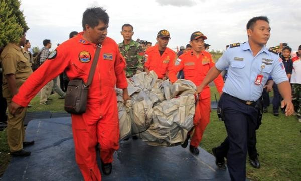 Nhiễu thông tin số thi thể nạn nhân QZ8501 được trục vớt 4