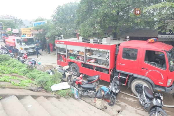 Hà Nội: Cháy chợ Nhật Tân, nhiều tiểu thương rơi vào cảnh trắng tay 7