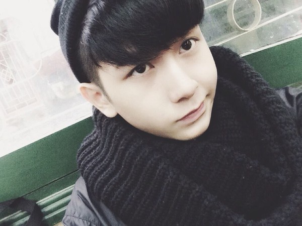 Hot boy 9x cover "Kh&ocirc;ng phải dạng vừa đ&acirc;u" của Sơn T&ugrave;ng MTP  2