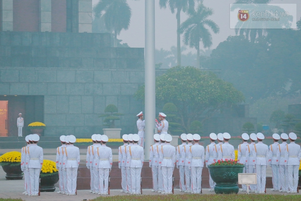 Chùm ảnh: Lễ chào cờ ở Quảng trường Ba Đình trong ngày đầu tiên của Năm mới 4