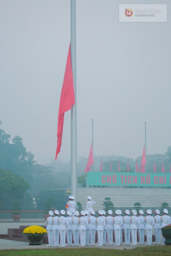 Chùm ảnh: Lễ chào cờ ở Quảng trường Ba Đình trong ngày đầu tiên của Năm mới 6