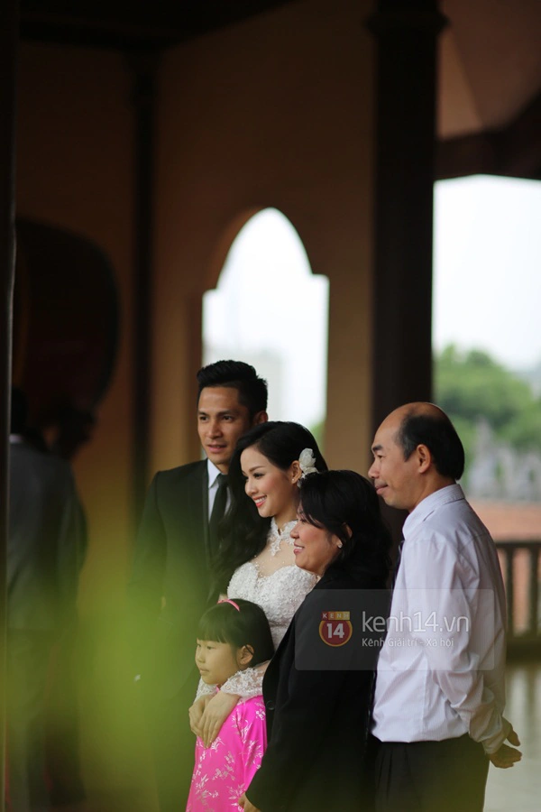 T&acirc;m T&iacute;t nghẹn ng&agrave;o x&uacute;c động trong lễ Hằng Thuận tại ch&ugrave;a 6