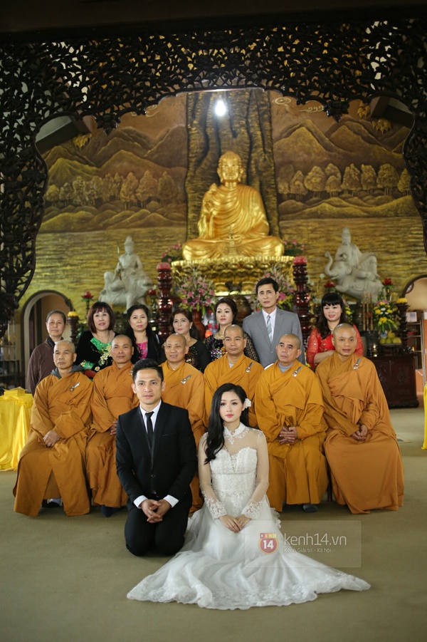 T&acirc;m T&iacute;t nghẹn ng&agrave;o x&uacute;c động trong lễ Hằng Thuận tại ch&ugrave;a 21