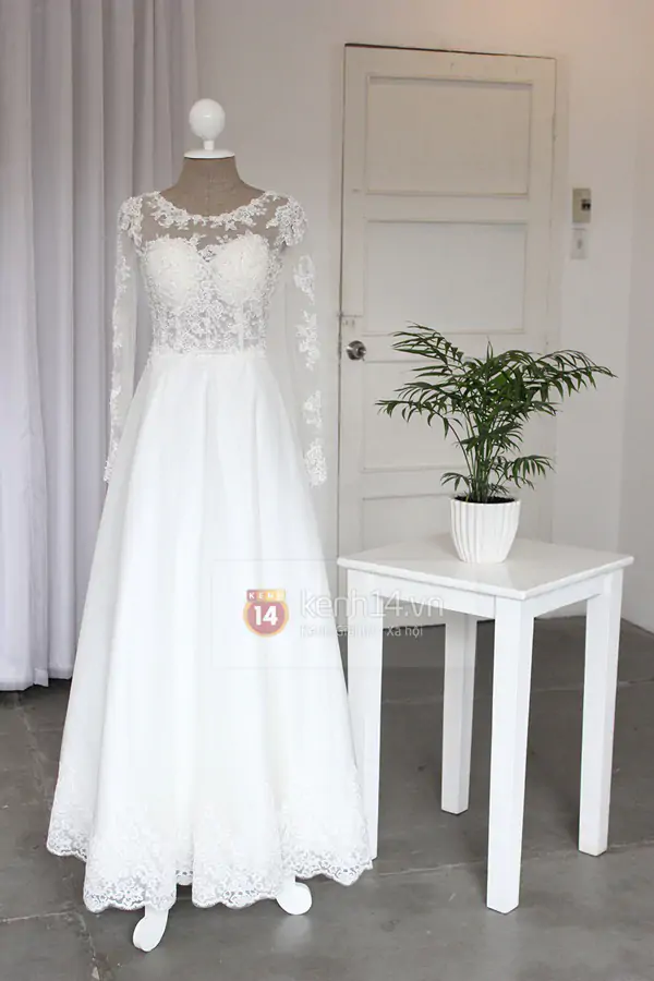 Tiết lộ những h&igrave;nh ảnh đầu ti&ecirc;n về chiếc v&aacute;y cưới ki&ecirc;u sa của T&acirc;m T&iacute;t 2