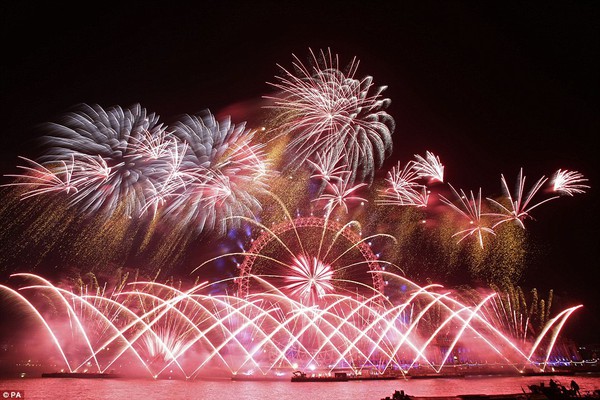 Những hình ảnh đẹp đến nghẹt thở trong thời khắc mừng Năm mới trên toàn thế giới 16