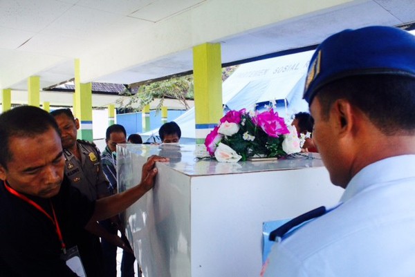 Hai nạn nhân QZ8501 được tìm thấy đầu tiên đã tử vong 3 ngày trước 1