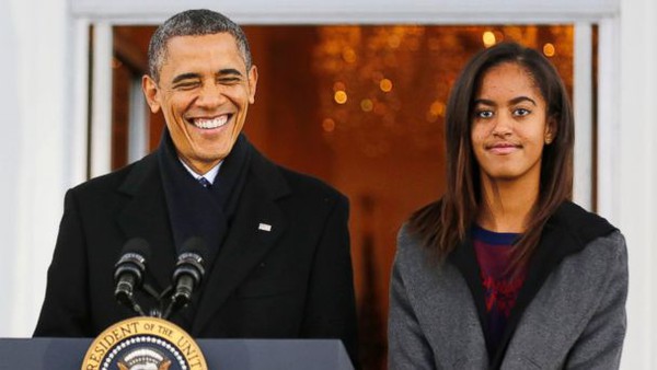 Bức ảnh riêng tư của con gái Tổng thống Obama lan truyền trên mạng 1