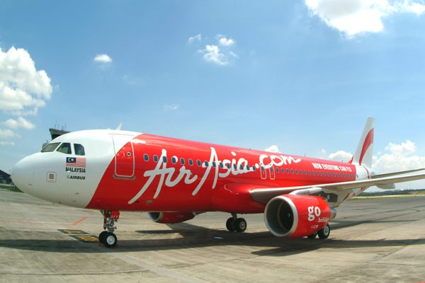 Thêm một sự cố của AirAsia Indonesia: máy bay chết máy kèm theo tiếng nổ lớn 1