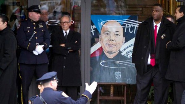 Hình ảnh gây shock trong đám tang lớn nhất lịch sử của Sở cảnh sát New York 4